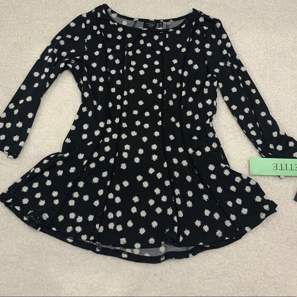 La Vanya Tops - Black/White Flirty Top